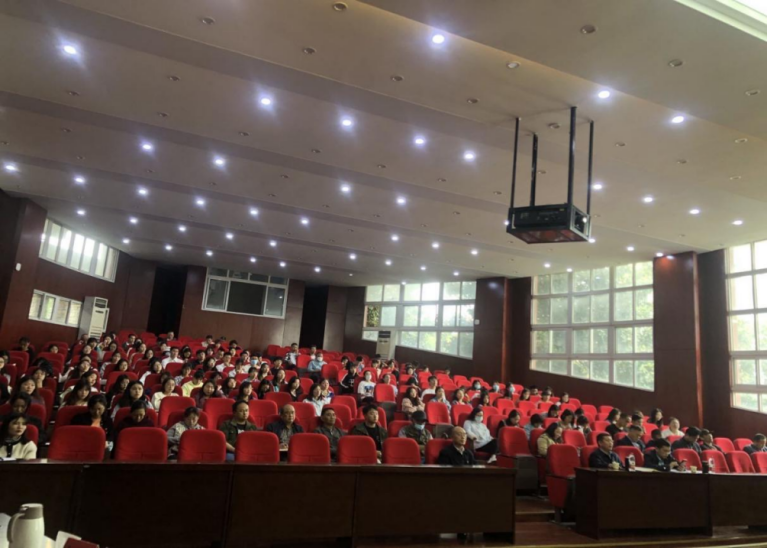 泰国a片
 民族学与历史学学院 社会学院 音乐舞蹈学院联合举行2022年上半年党员培训班开班仪式